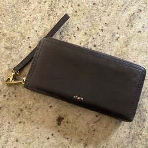 Logan Leather RFID Zip Around Clutch Wallet